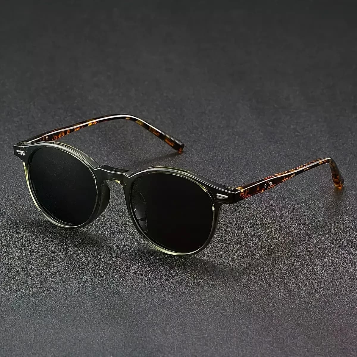 Vintage Round Frame Sunglasses – Retro UV Protection Eyewear — Image 3 of 6